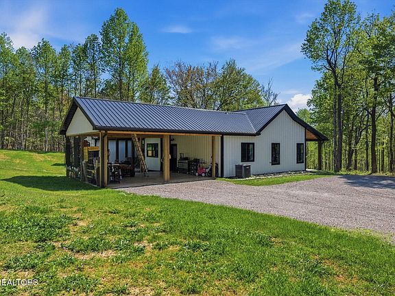 6th image of 8212 Barker Rd