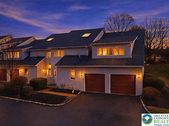 2nd image of 9 Aspen Ct