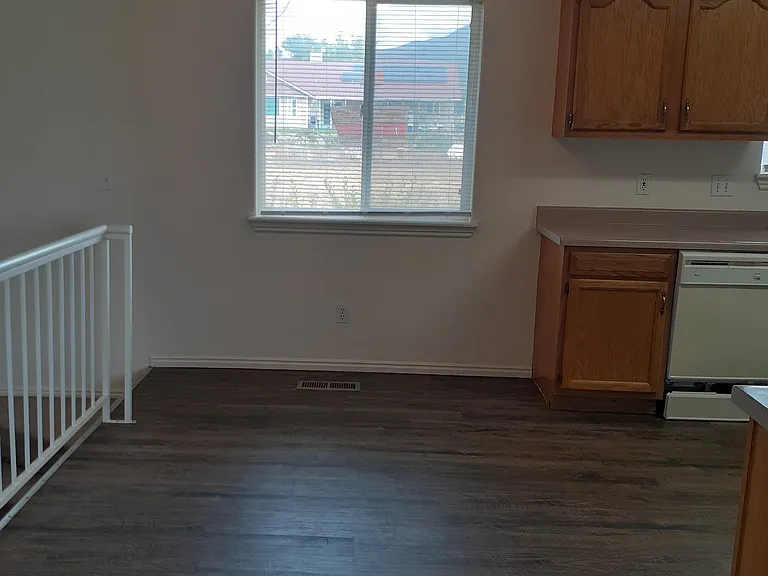 Kitchen/Dining area
