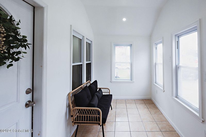 4th image of 1756 Norfolk Avenue