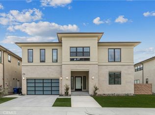 11752 N Hillsborough Ln, Northridge, CA 91326