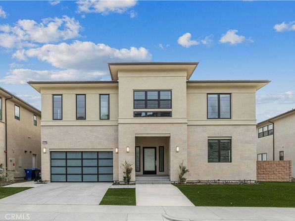 11752 N Hillsborough Ln