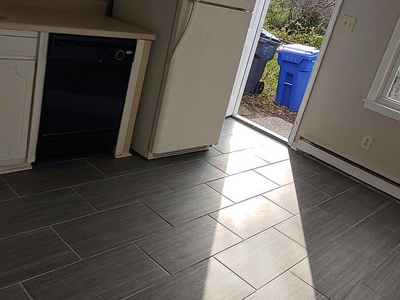 5th image of 417 Larkwood Dr