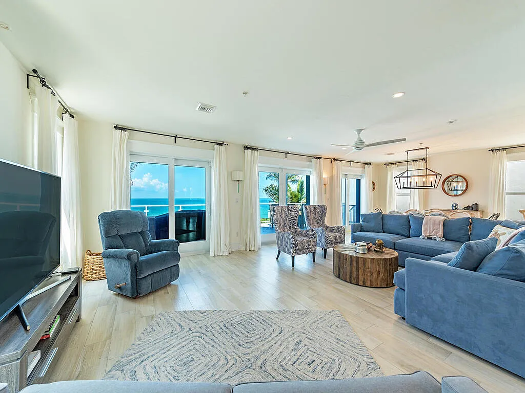 6 bed, 4.5 bath, 3400 sqft, $60,000 — Photo 1