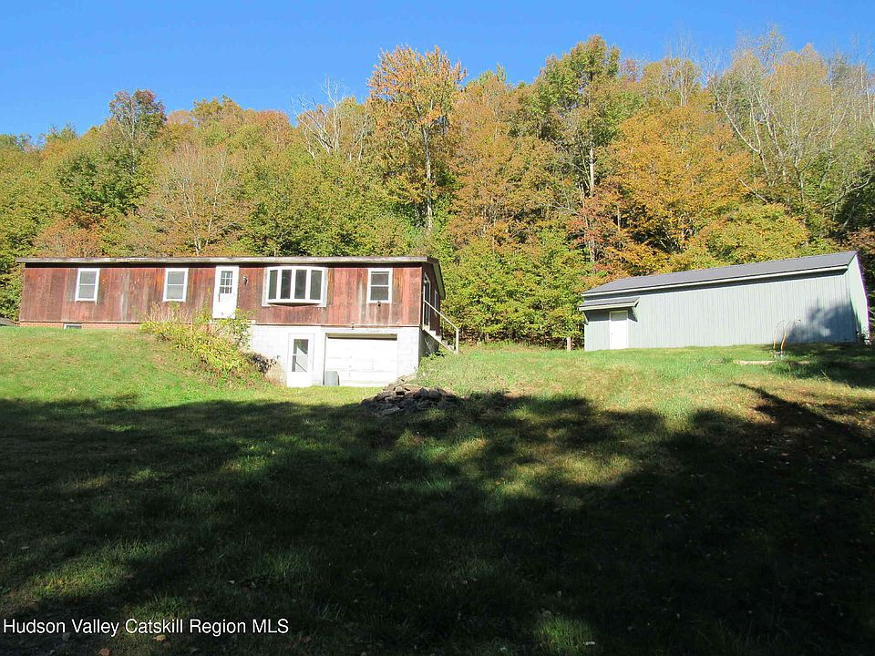1st image of 6 Berry Hill Lane