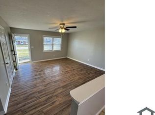 11104 Torrington Rd, Louisville, KY 40272