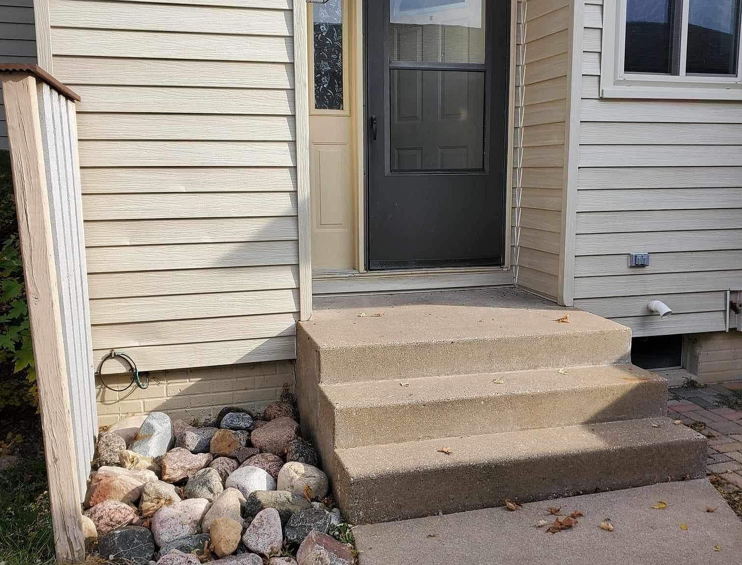 3757 Cedarwood Ct, Bettendorf, IA 52722 Zillow