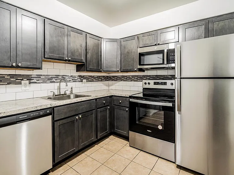 Garrison Apartments — Photo 16