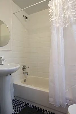 Rented by Bedrose | media 48