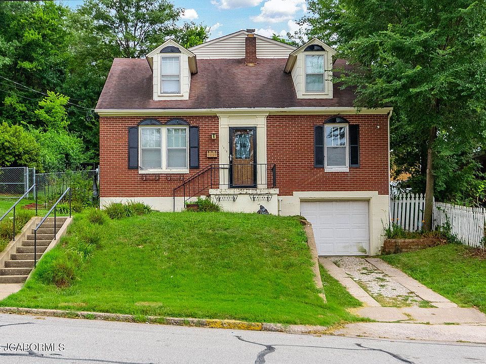 1st image of 1419 Hough Park St