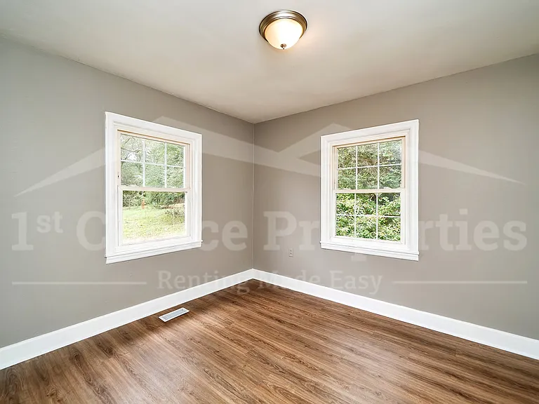 305 Rose Hill Rd — Photo 16
