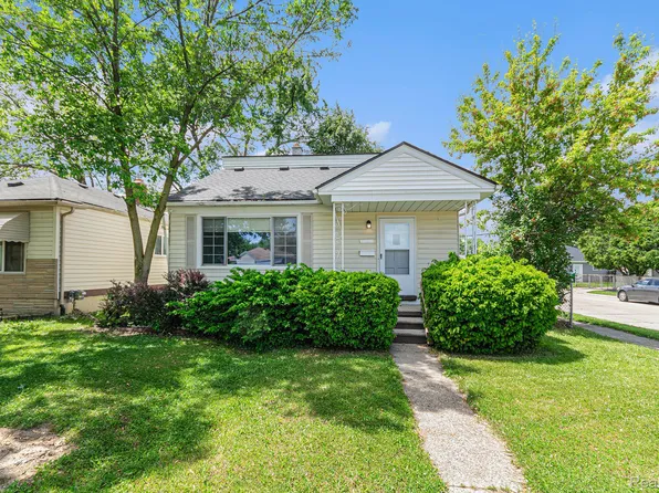 24309 Tuscany Ave, Eastpointe, MI 48021