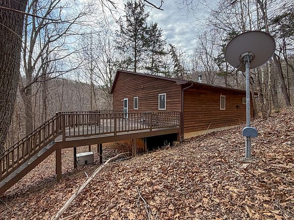 2nd image of 448 Hollow Ln