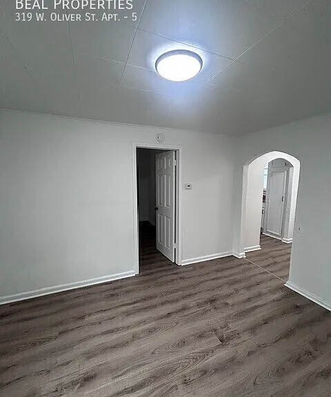 319 W Oliver St #5 — Photo 12