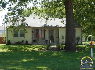 923 SW 8th Ave, Topeka, KS 66606