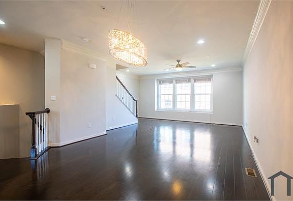 5th image of 606 Cobbler Pl