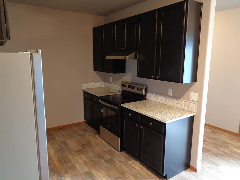 110 N 44th Ave — Photo 3