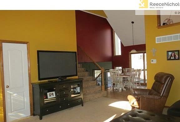 4th image of 8815 N Anita Ave