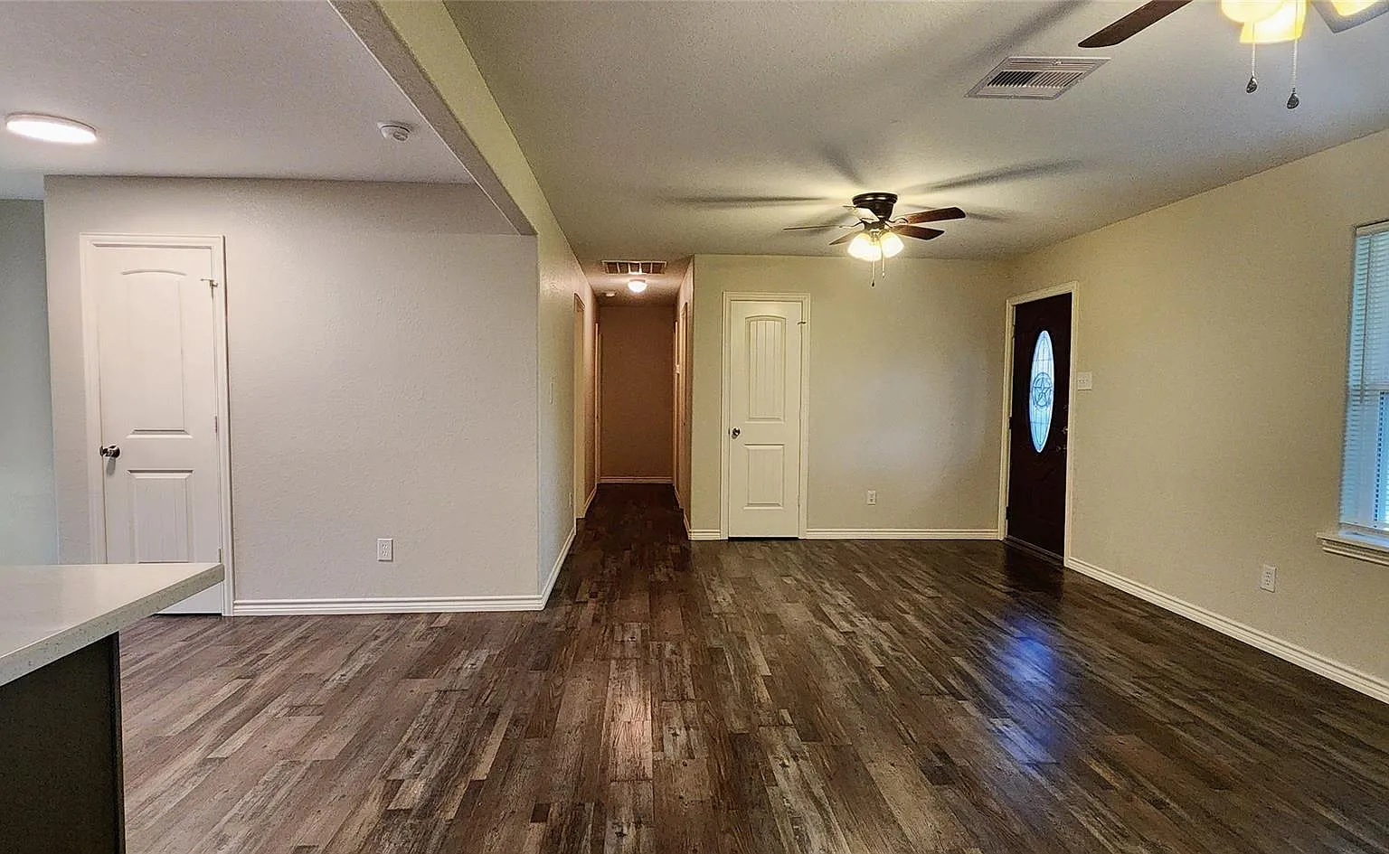 3 bed, 2.0 bath, 1373 sqft, $1,850 — Photo 4