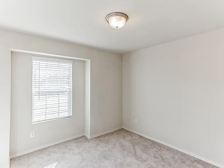 16009 Wanderer Ln — Photo 16