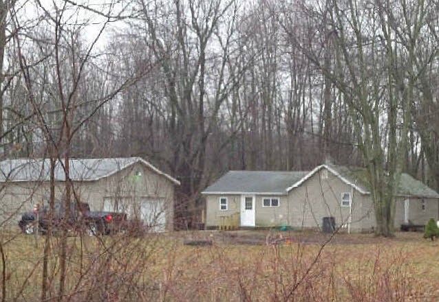 2nd image of 7511 Combs Rd