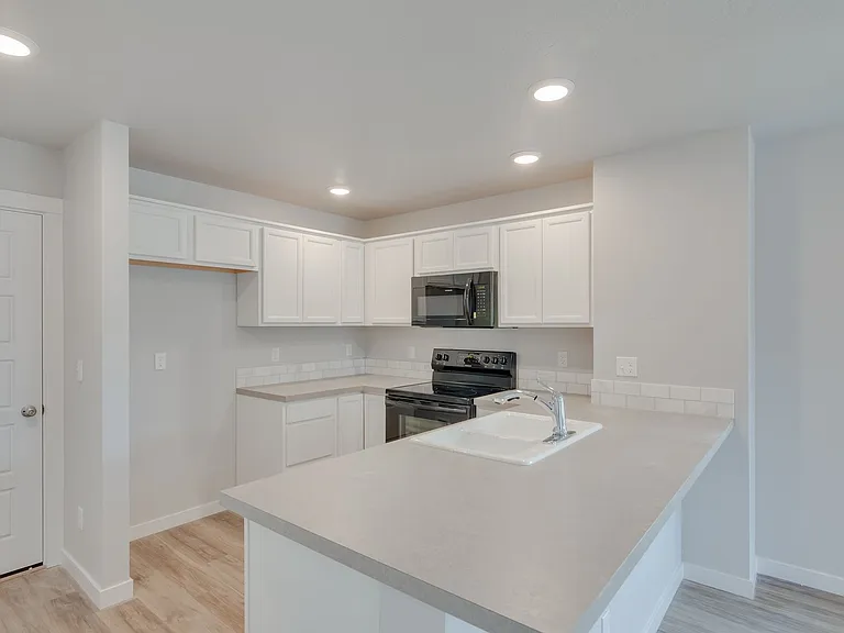 1664 S Sunseeker Ln — Photo 7