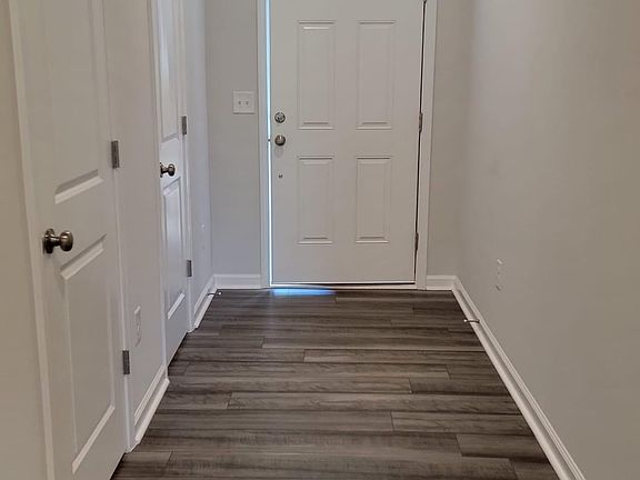 Foyer w/Powder Room and Coats Closet