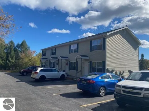 540 S Saint Joseph St, Lake Leelanau, MI 49653