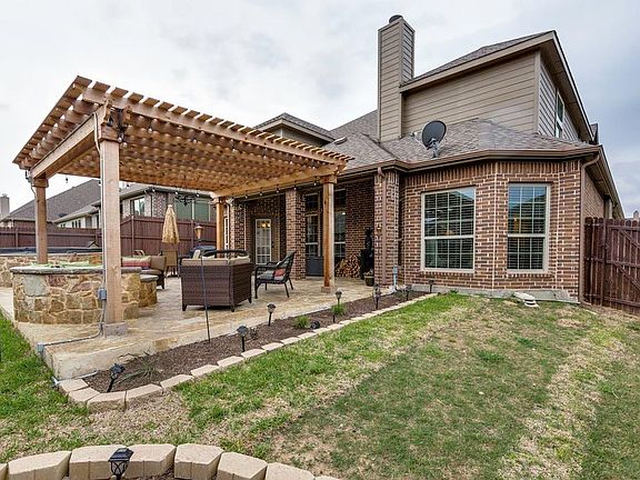 4th image of 8413 Hornbeam Dr