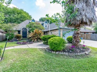 19214 Twin Buttes Dr, Tomball, TX 77375