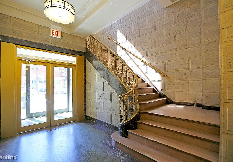 1st image of 4015 N Milwaukee Ave #Unt207