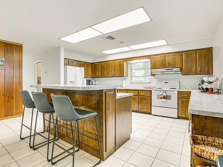 19 Windy Point Rd — Photo 19