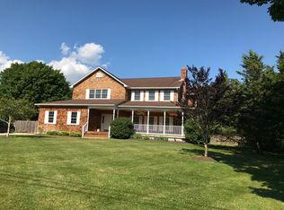 14 Raynor Dr, Westhampton, NY 11977