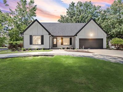 7401 W 99th St, Overland Park, KS, 66212