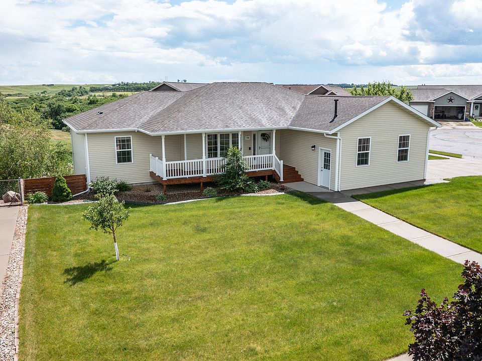 1st image of 709 S View Pl SE