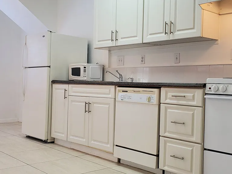 3911 W Morrison Ave #1 — Photo 9