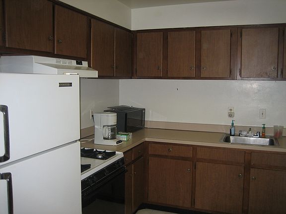 Open table space kitchen