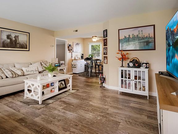 5th image of 47 Vicar Ln