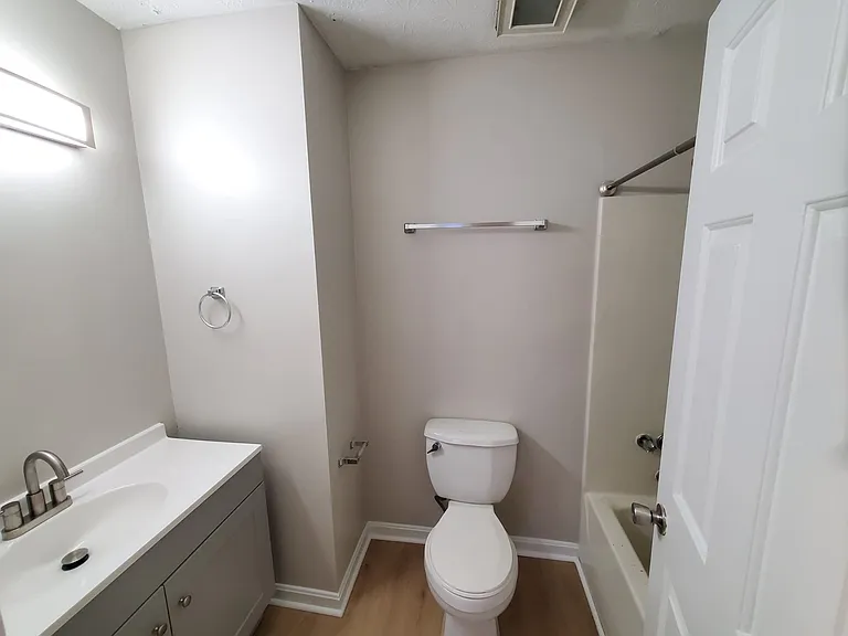 1100 Horsemans Ln #22 — Photo 19