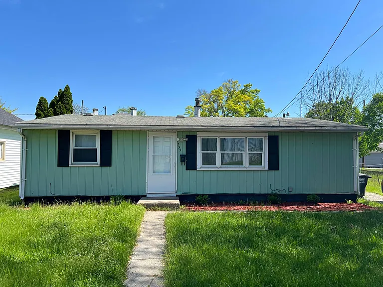 555 Dearborn Ave — Photo 9