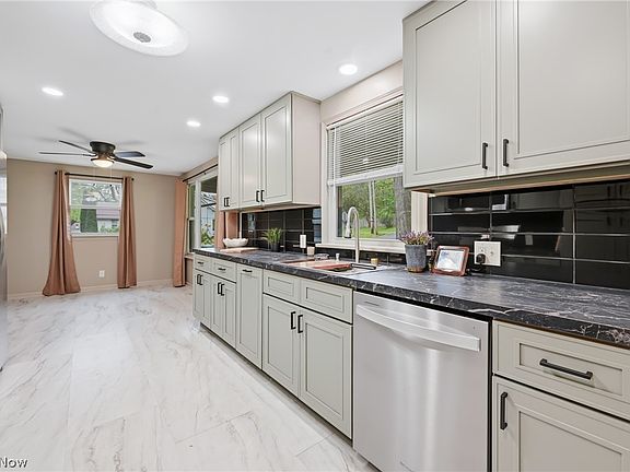 3rd image of 5452 W Webb Rd