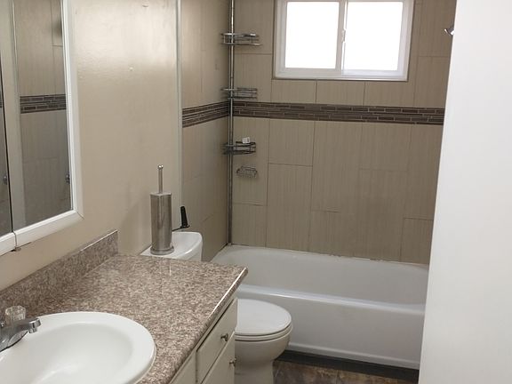 4th image of 6909 Macarthur Blvd #A