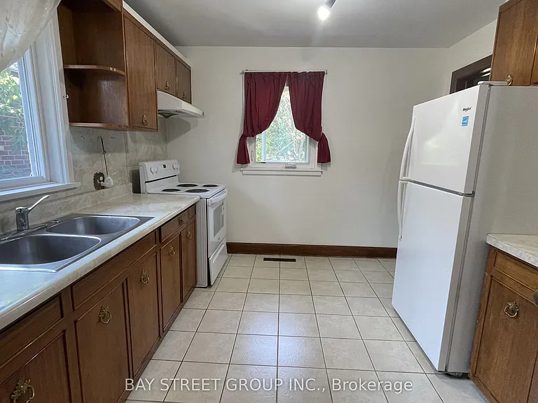 260 Moore Park Ave — Photo 12