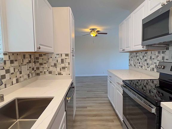 3rd image of 4526-2C Illinois St