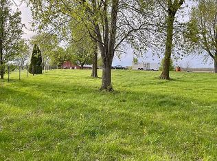 16144 Furrow Rd, Pekin, IL 61554