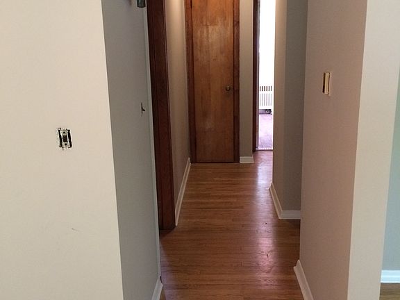 4th image of 17 Hudson Ave