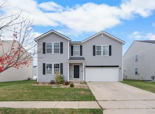 8415 Walnut Hl, Dexter, MI 48130