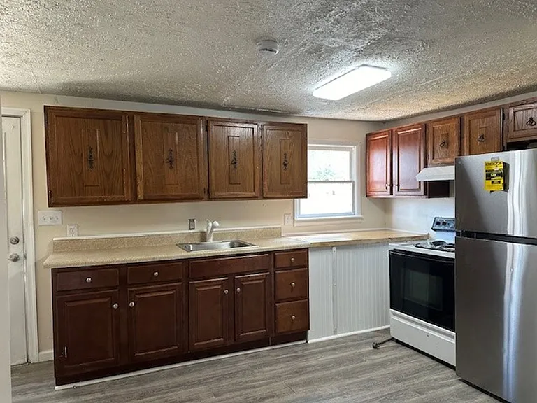 203 N Duke St — Photo 4
