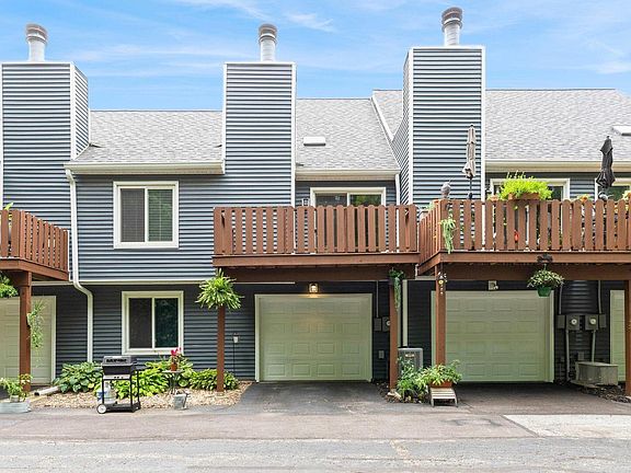 3rd image of 3563 N Willow Ct