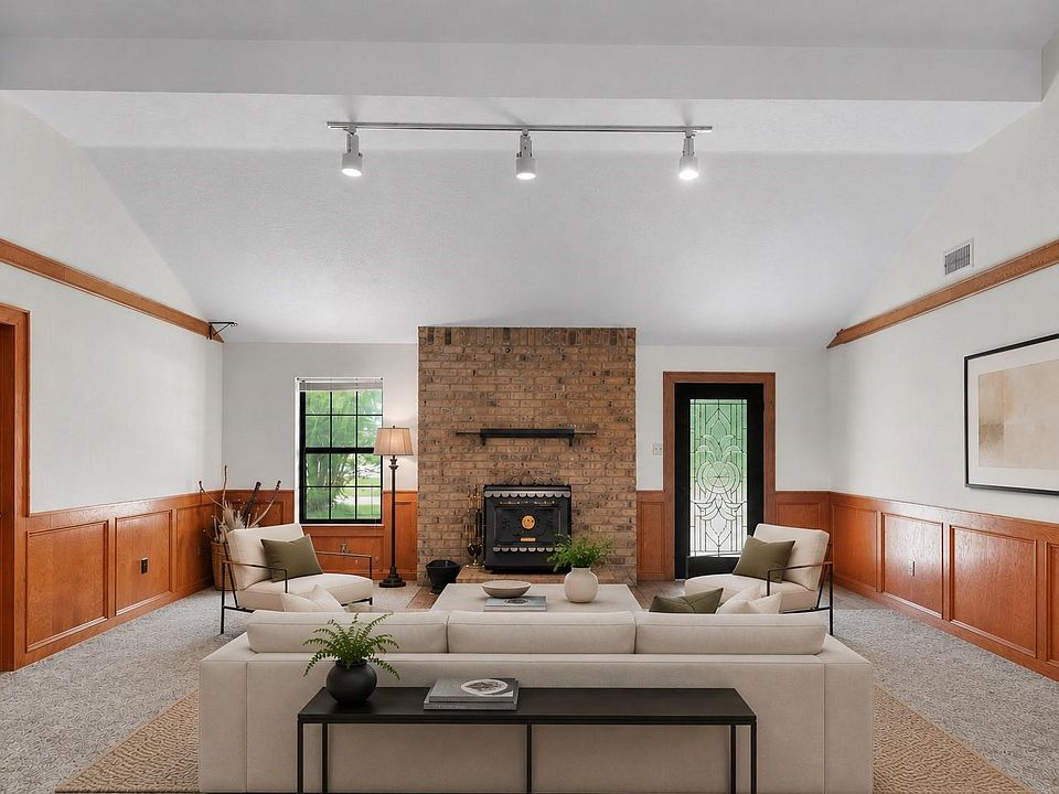 1st image of 211 Brantley Ln